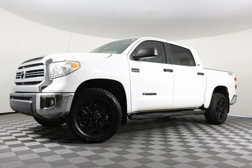 2017 Toyota Tundra SR5 photo 1
