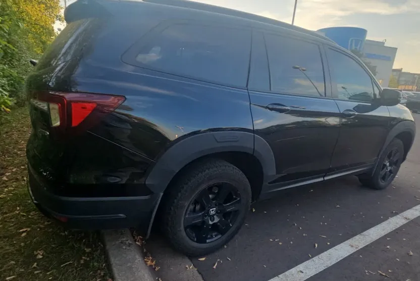 2022 Honda Pilot TrailSport photo 1