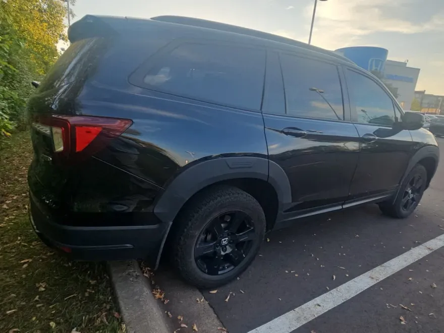 2022 Honda Pilot TrailSport photo 1