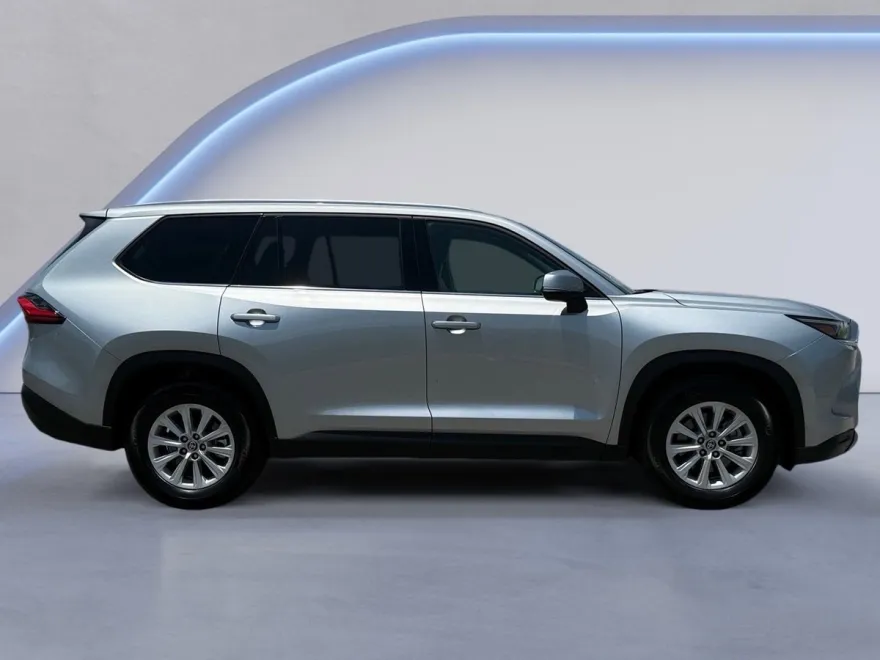 2024 Toyota Grand Highlander XLE AWD photo 1
