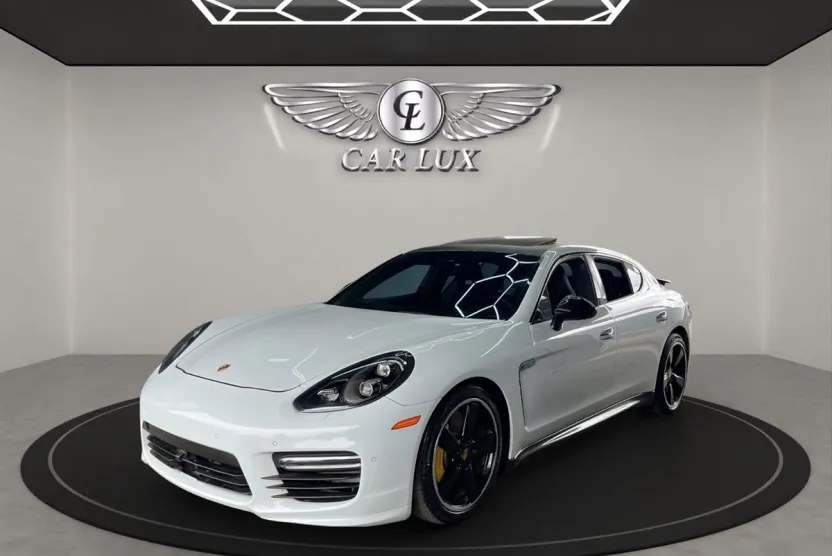 2016 Porsche Panamera GTS photo 1