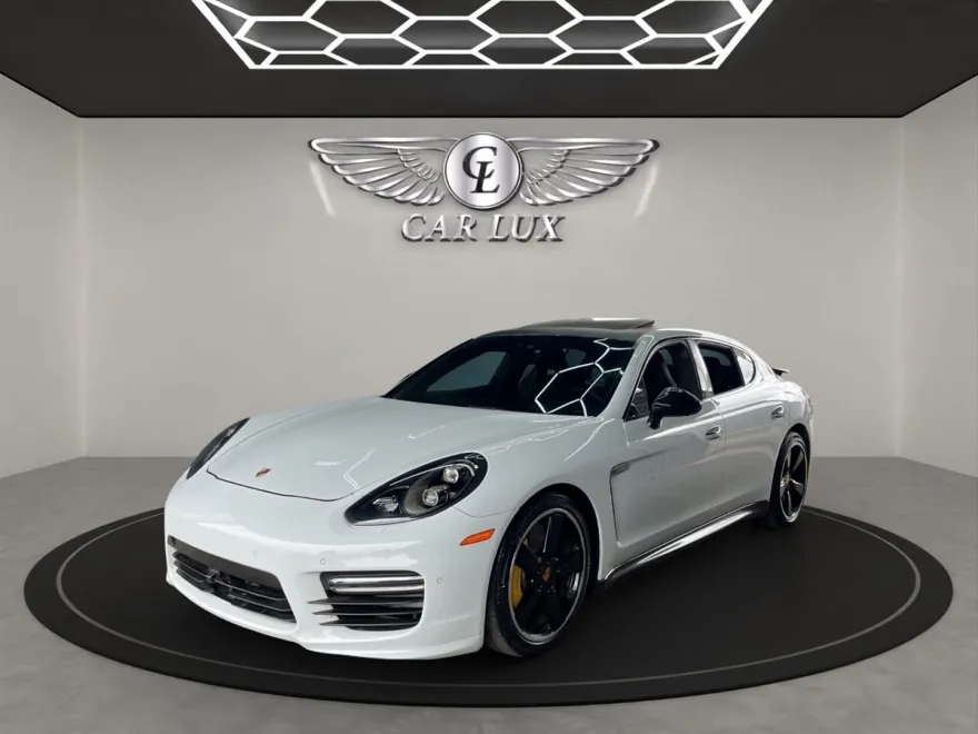 2016 Porsche Panamera GTS photo 1