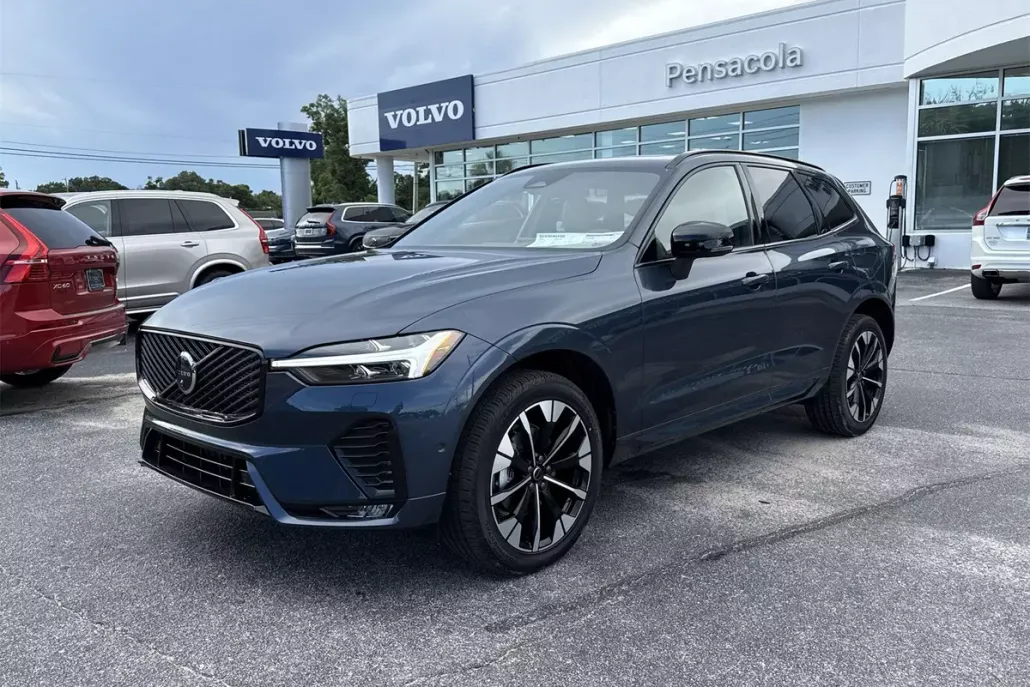 2026 Volvo XC60 B5 Plus photo 1