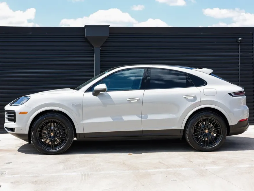 2025 Porsche Cayenne E-Hybrid Coupe photo 1
