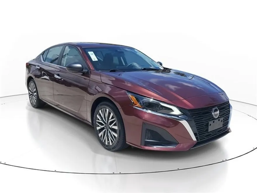 2024 Nissan Altima 2.5 SV photo 1