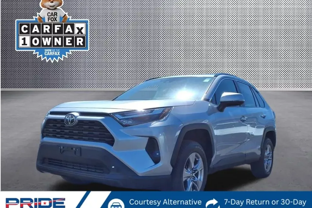 2022 Toyota RAV4 XLE photo 1
