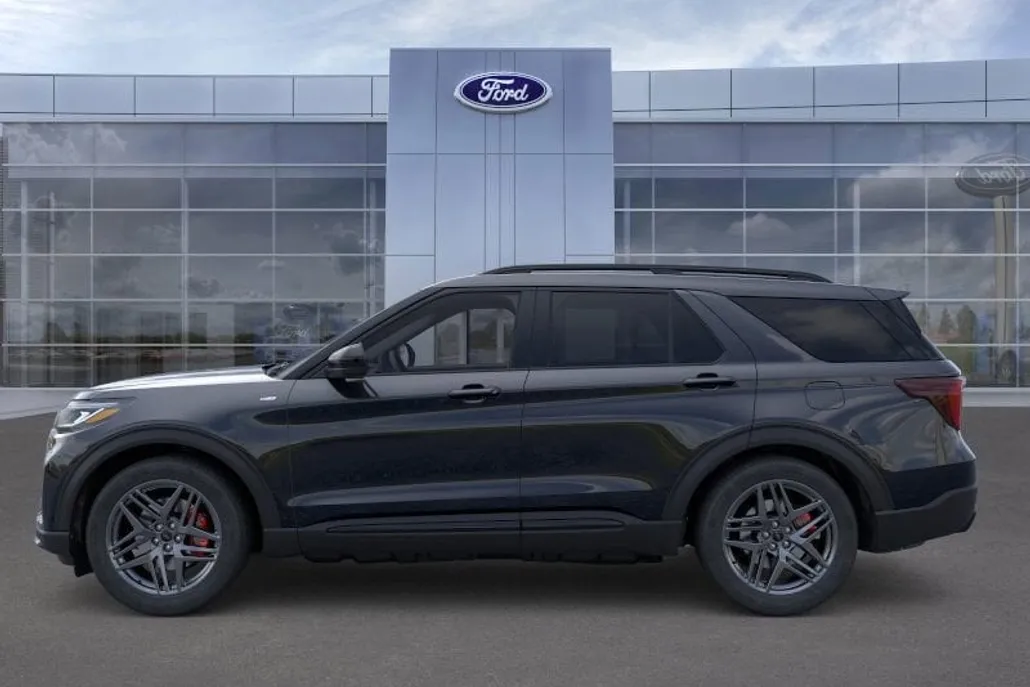 2025 Ford Explorer ST-Line photo 1
