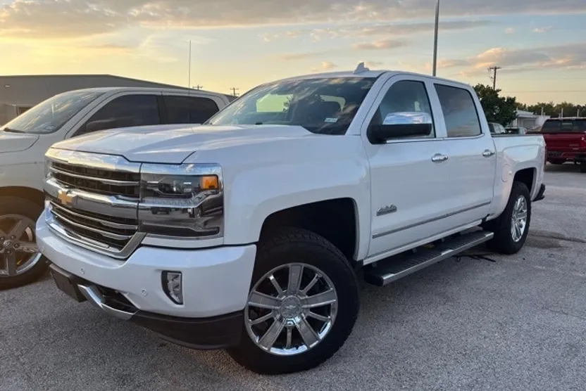 2017 Chevrolet Silverado 1500 High Country photo 1