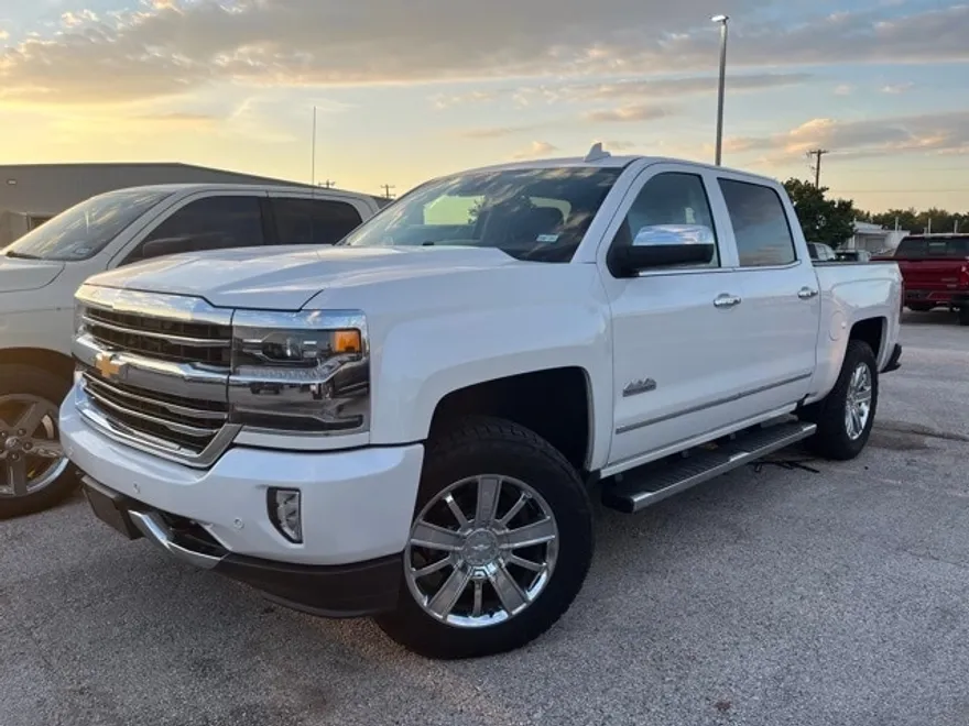 2017 Chevrolet Silverado 1500 High Country photo 1