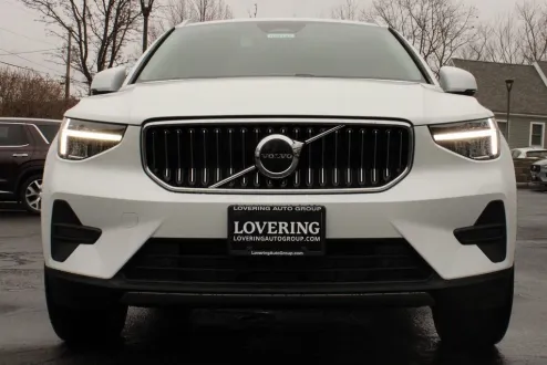 2025 Volvo XC40 Core photo 3
