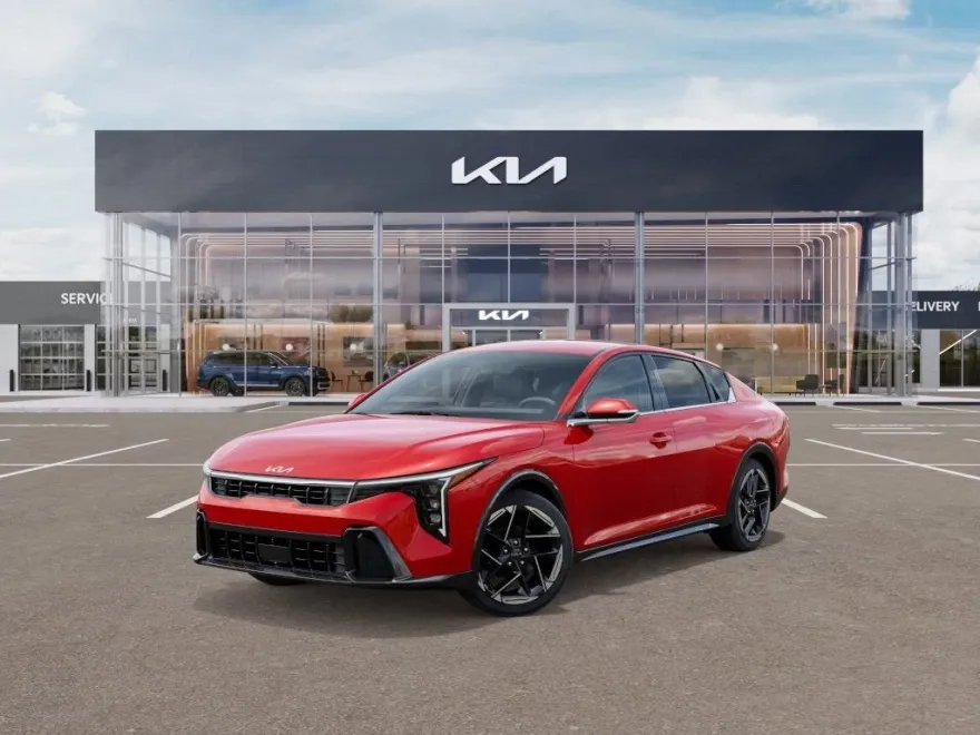 2025 Kia K4 GT-Line photo 1