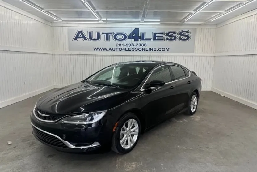 2016 Chrysler 200 Limited photo 1