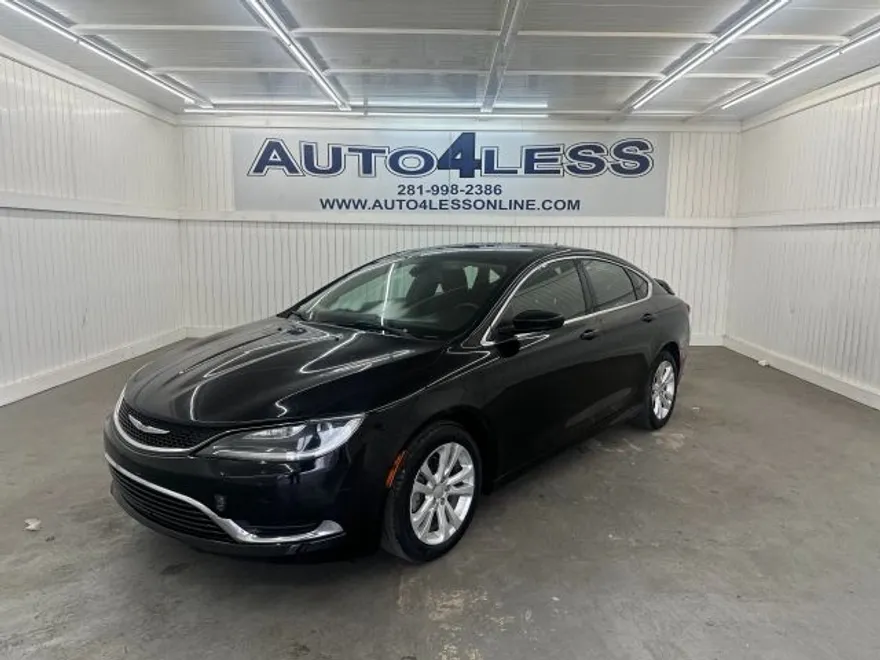2016 Chrysler 200 Limited photo 1