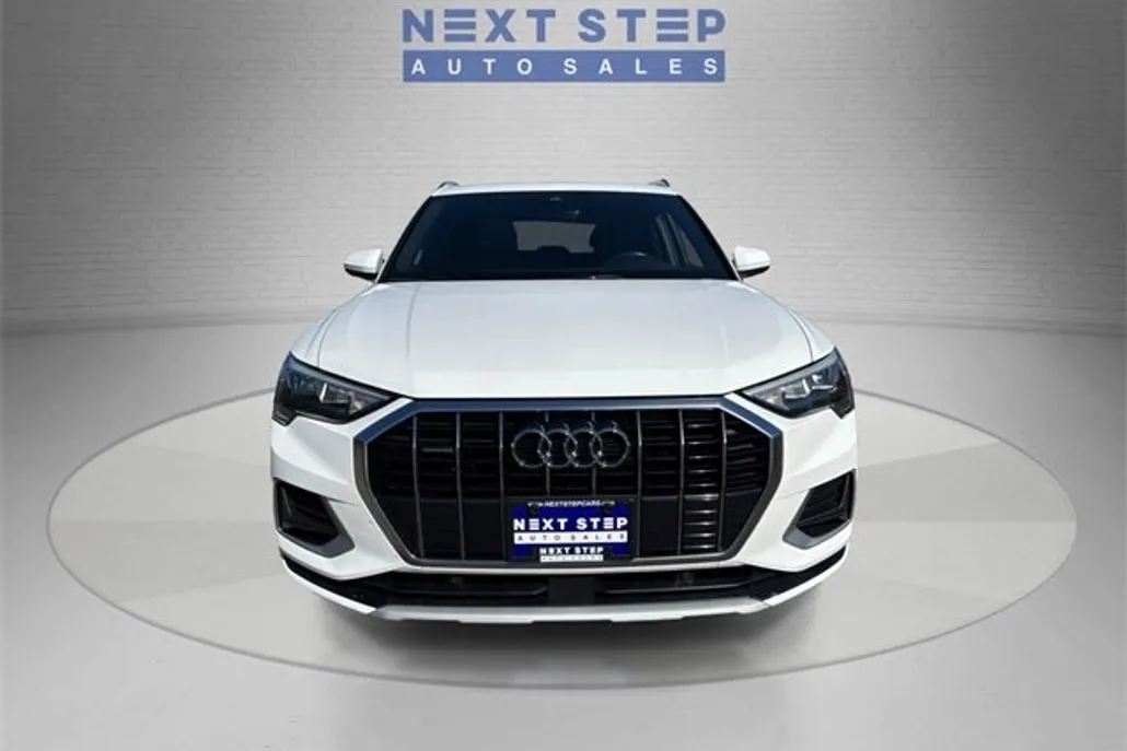 2021 Audi Q3 Premium photo 1