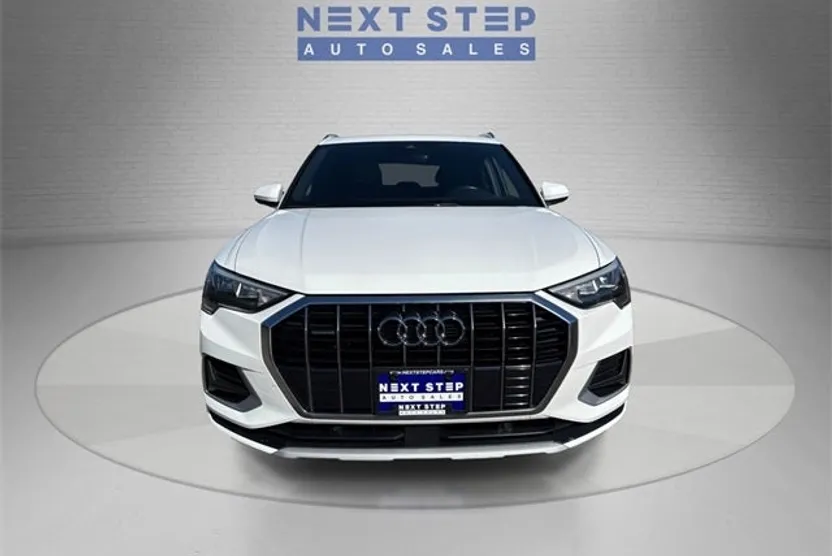 2021 Audi Q3 Premium photo 1