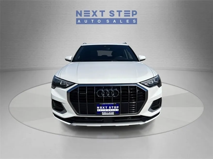 2021 Audi Q3 Premium photo 1