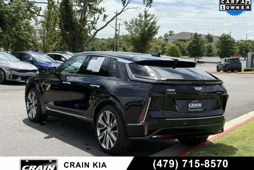 2024 Cadillac Lyriq Luxury photo 1