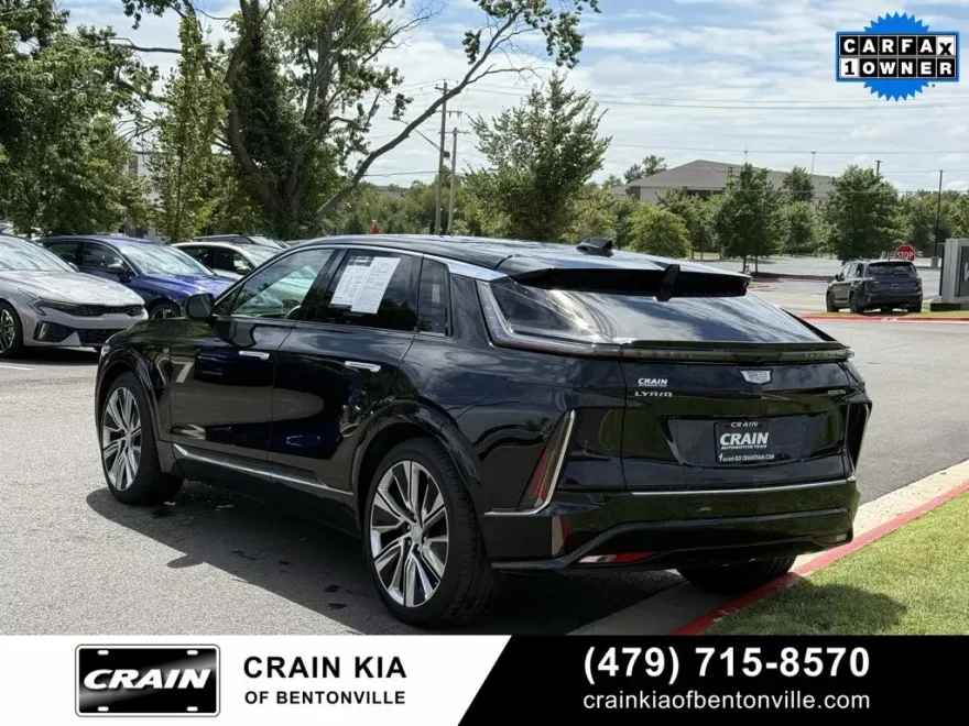 2024 Cadillac Lyriq Luxury photo 1