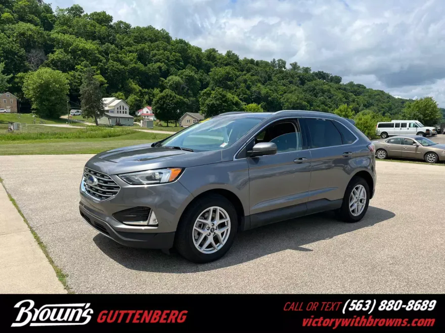 2022 Ford Edge SEL photo 1
