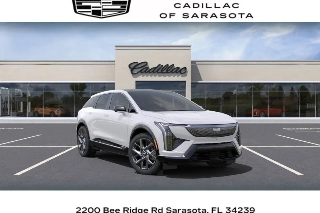 2025 Cadillac Optiq Luxury photo 1