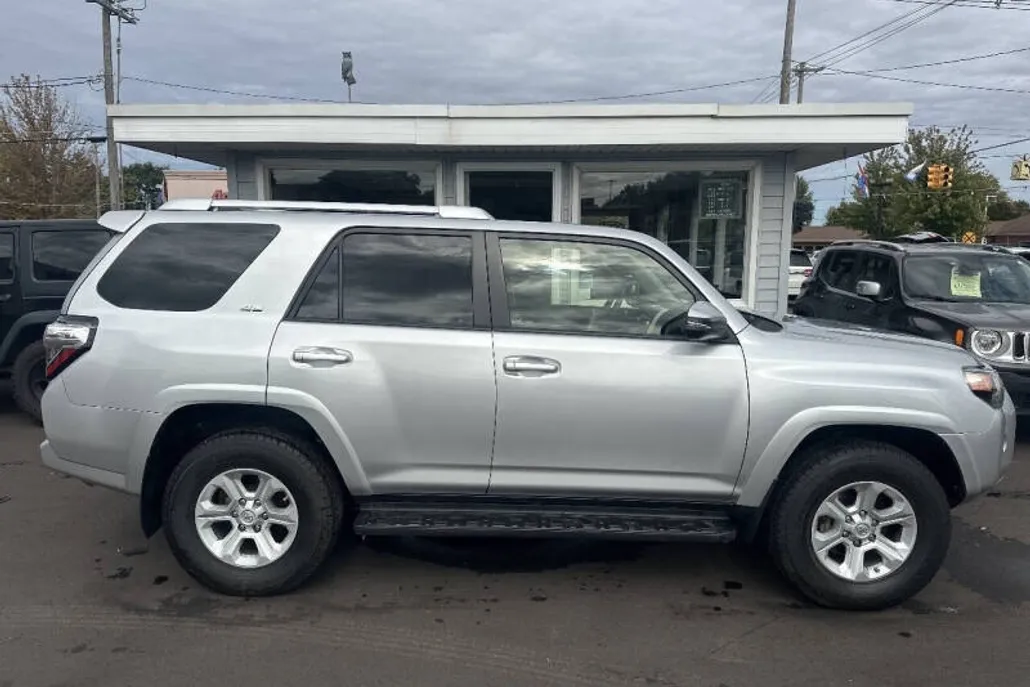 2018 Toyota 4Runner SR5 Premium photo 1