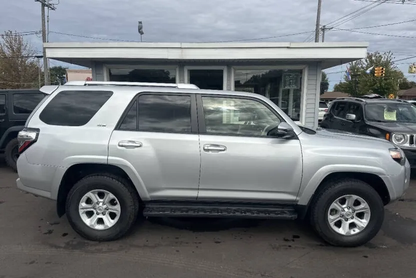 2018 Toyota 4Runner SR5 Premium photo 1