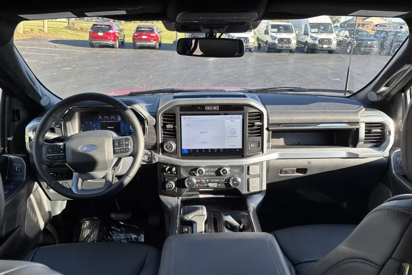 2025 Ford F-150 Lariat photo 1