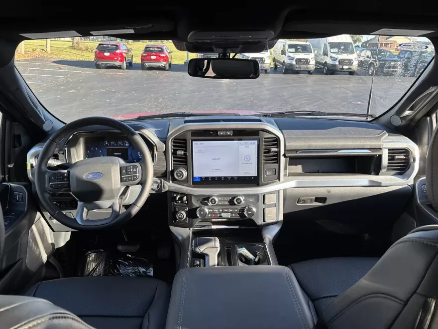 2025 Ford F-150 Lariat photo 1