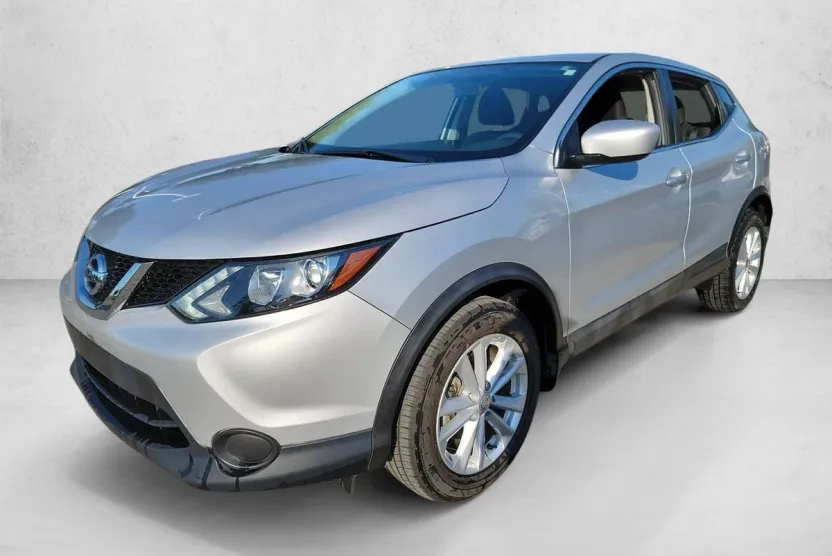 2017 Nissan Rogue Sport S photo 1