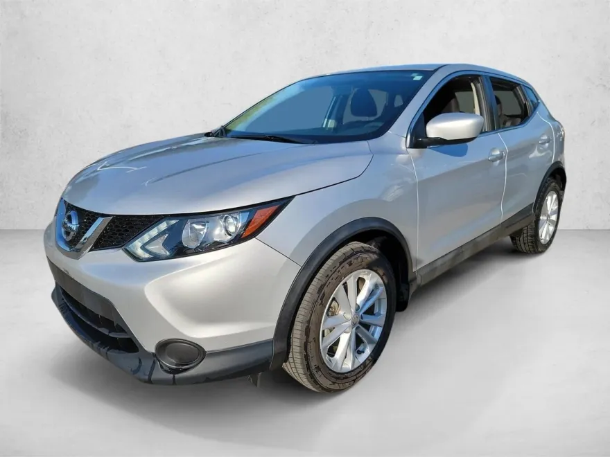 2017 Nissan Rogue Sport S photo 1