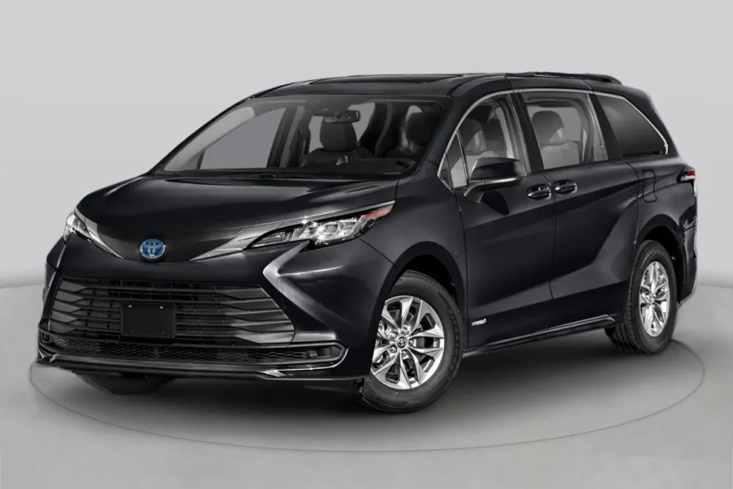 2024 Toyota Sienna XLE photo 1
