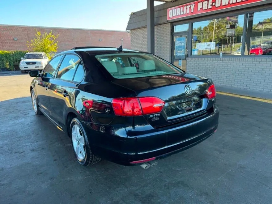 2012 Volkswagen Jetta TDI photo 1