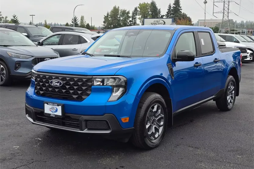 2025 Ford Maverick XLT photo 1