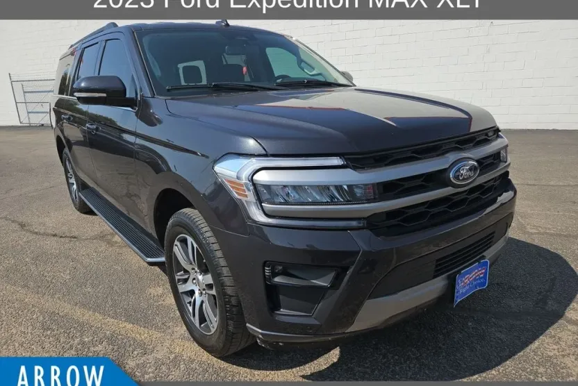 2023 Ford Expedition MAX XLT photo 1