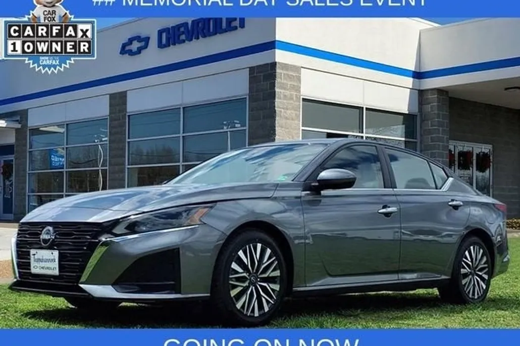 2023 Nissan Altima 2.5 SV photo 1