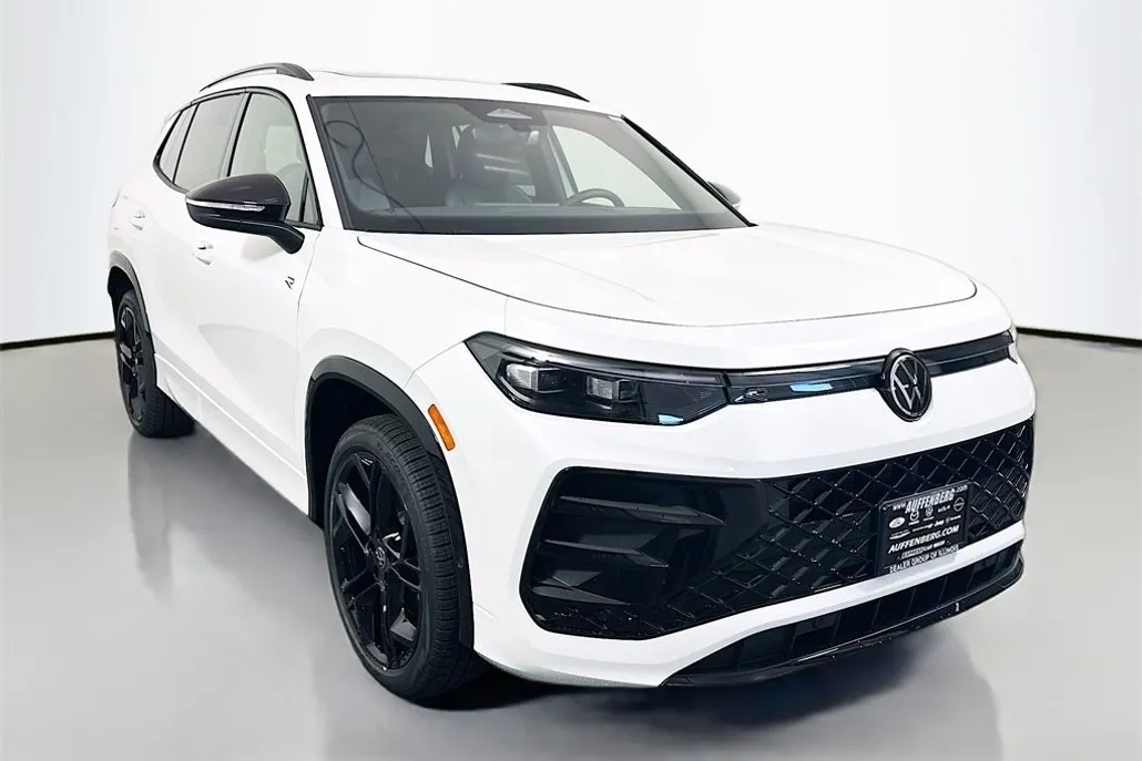 2025 Volkswagen Tiguan SE R-Line Black photo 1