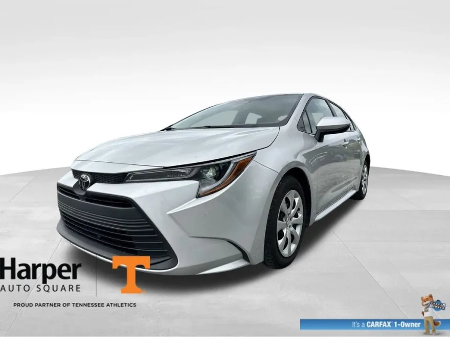 2023 Toyota Corolla LE photo 1