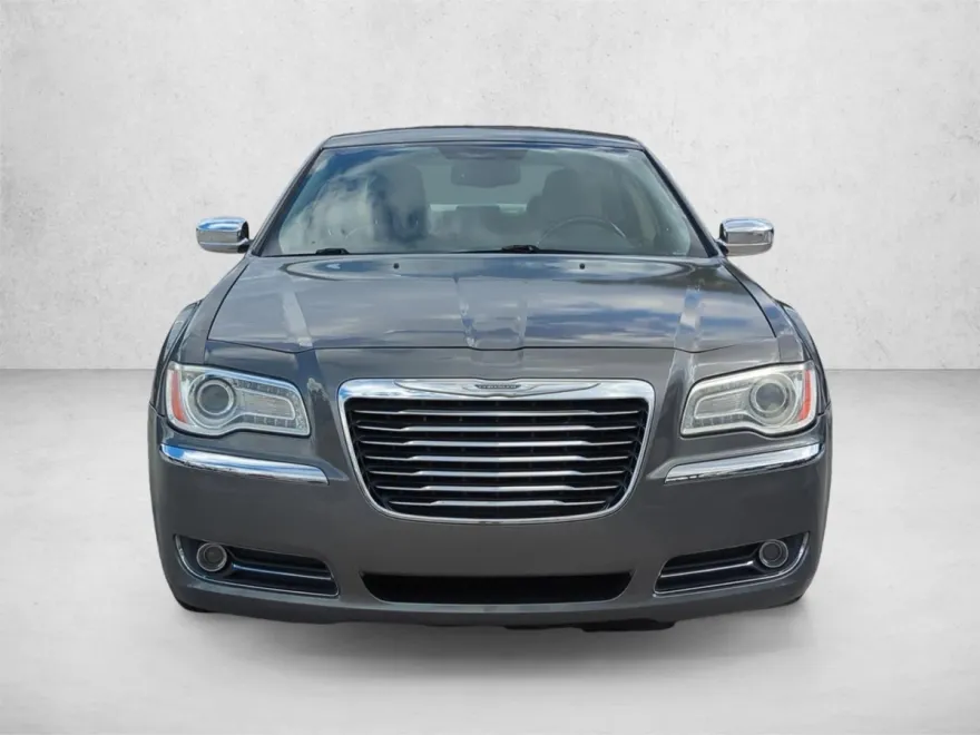 2011 Chrysler 300 Limited photo 1
