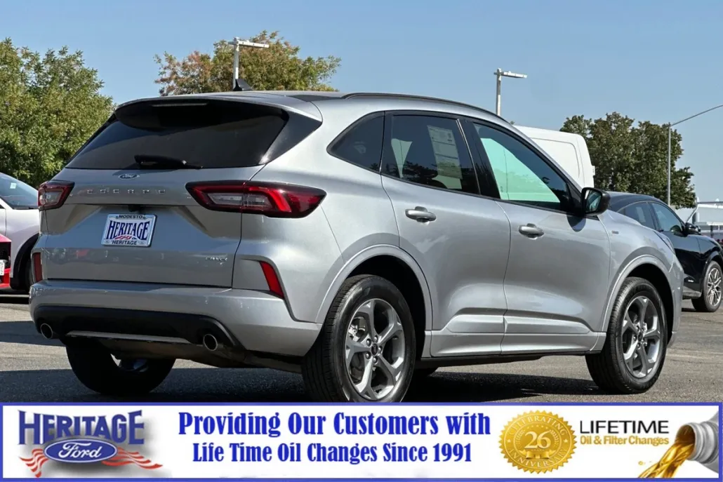 2024 Ford Escape ST-Line photo 1