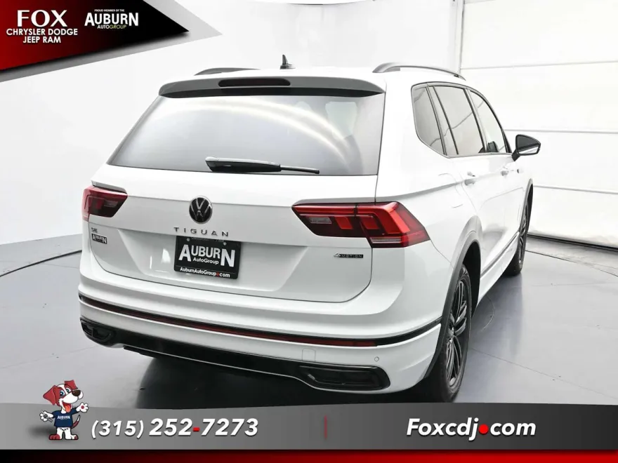 2022 Volkswagen Tiguan SE R-Line Black photo 1