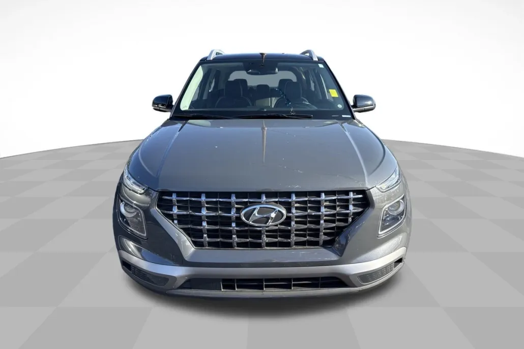 2024 Hyundai Venue Limited photo 1