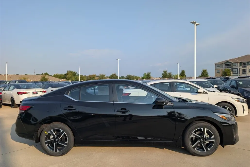 2025 Nissan Sentra SV photo 1