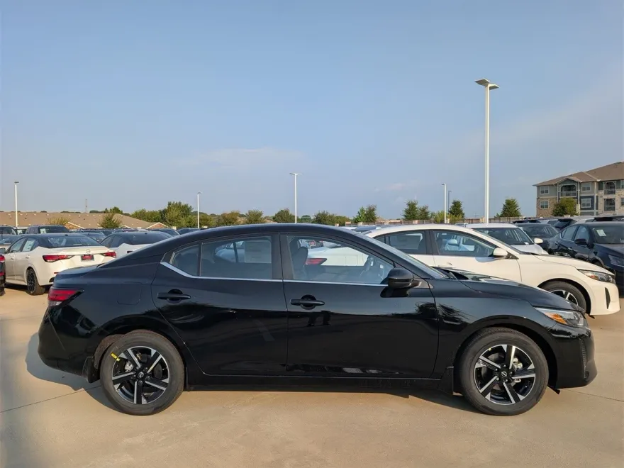 2025 Nissan Sentra SV photo 1