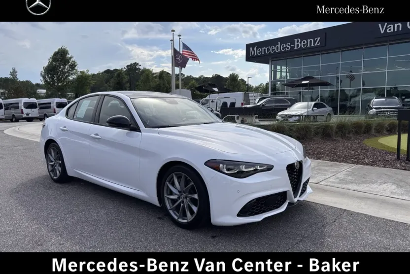 2024 Alfa Romeo Giulia Base photo 1