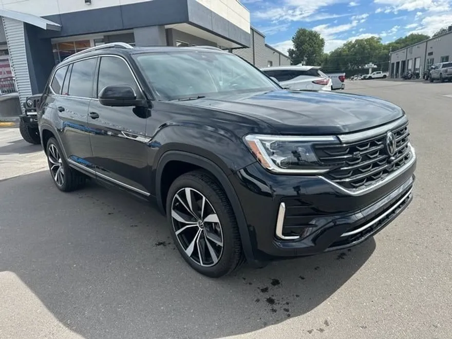 2024 Volkswagen Atlas SEL Premium R-Line photo 1