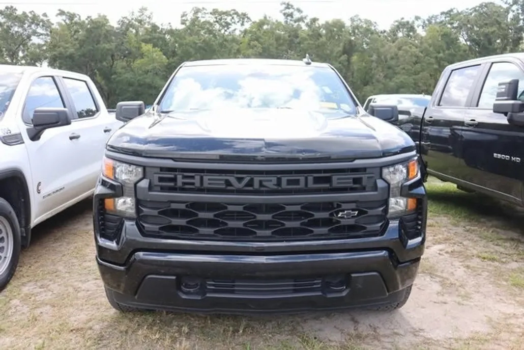 2024 Chevrolet Silverado 1500 Custom photo 1