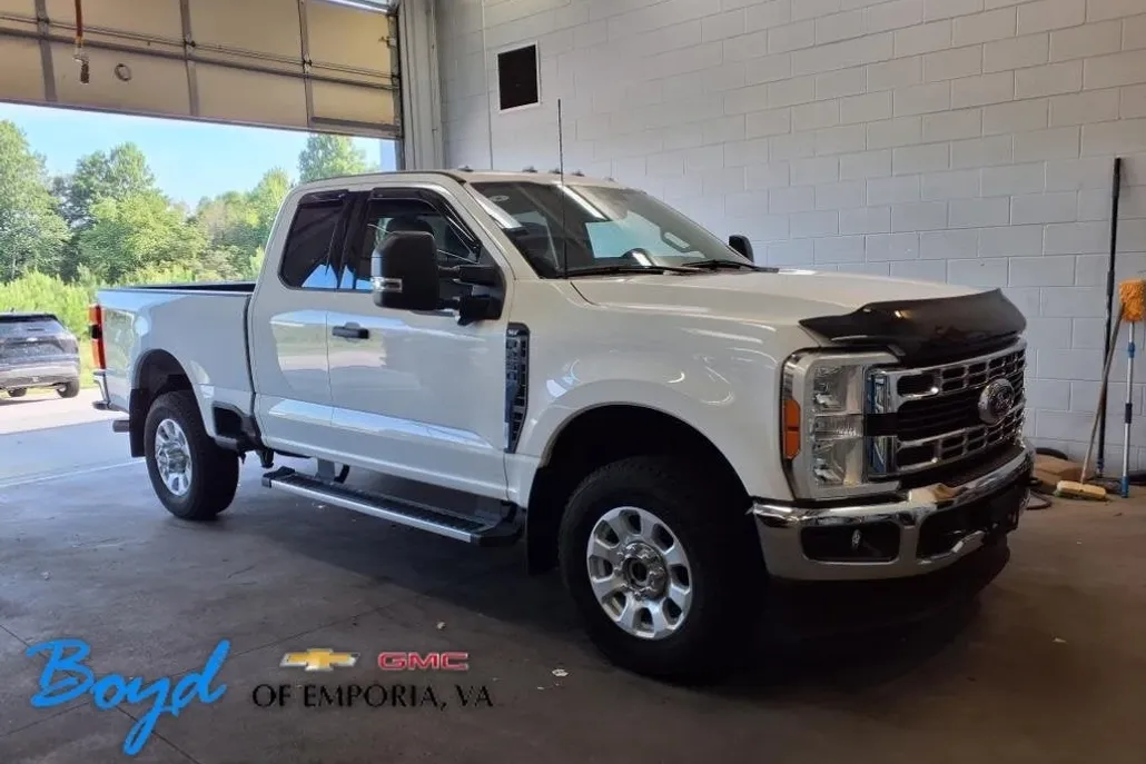 2023 Ford F-250 XL photo 1