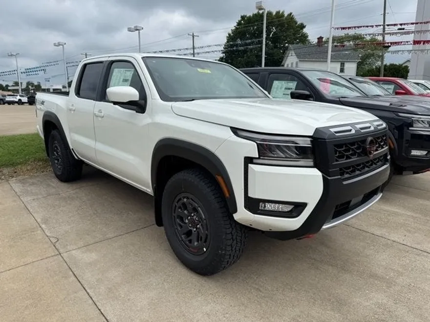 2025 Nissan Frontier Crew Cab PRO-4X photo 1