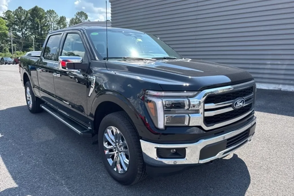 2025 Ford F-150 Lariat photo 1