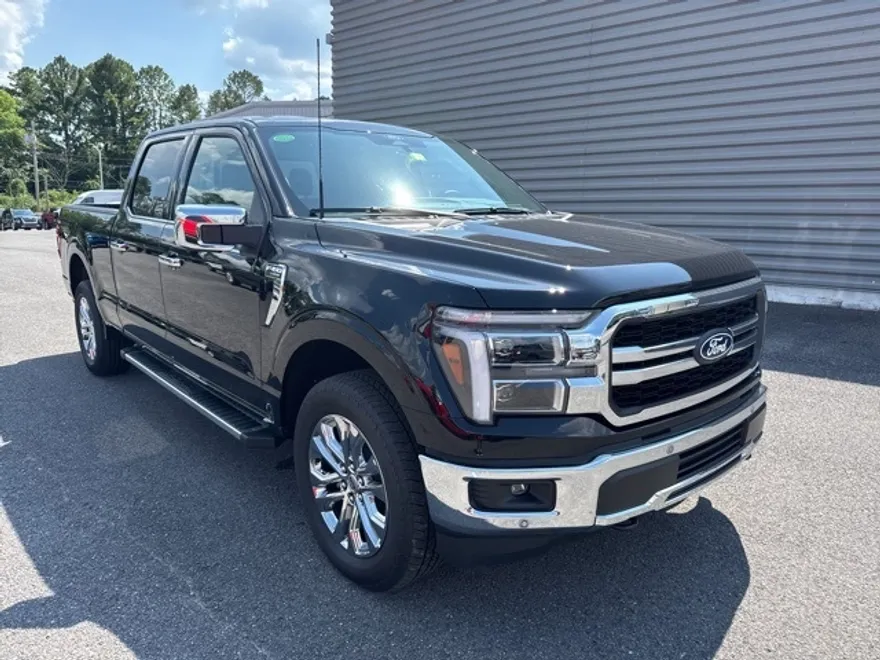 2025 Ford F-150 Lariat photo 1